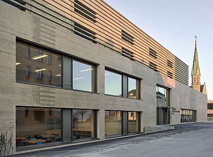 SCHUL- UND MEHRZWECKGEBÄUDE BLATTEN